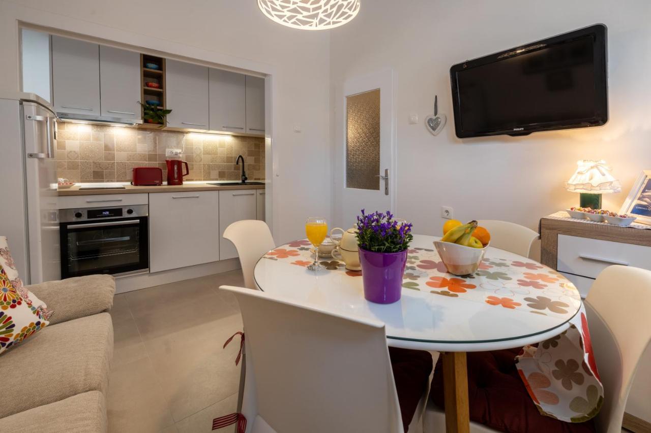 Two-Bedroom Apartment In The Centre Makarska Exterior foto