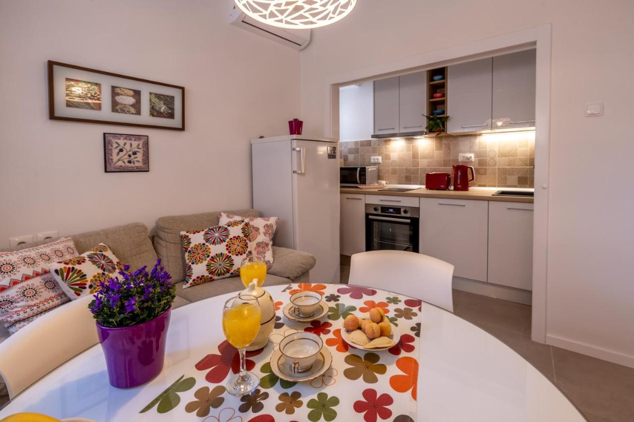 Two-Bedroom Apartment In The Centre Makarska Exterior foto